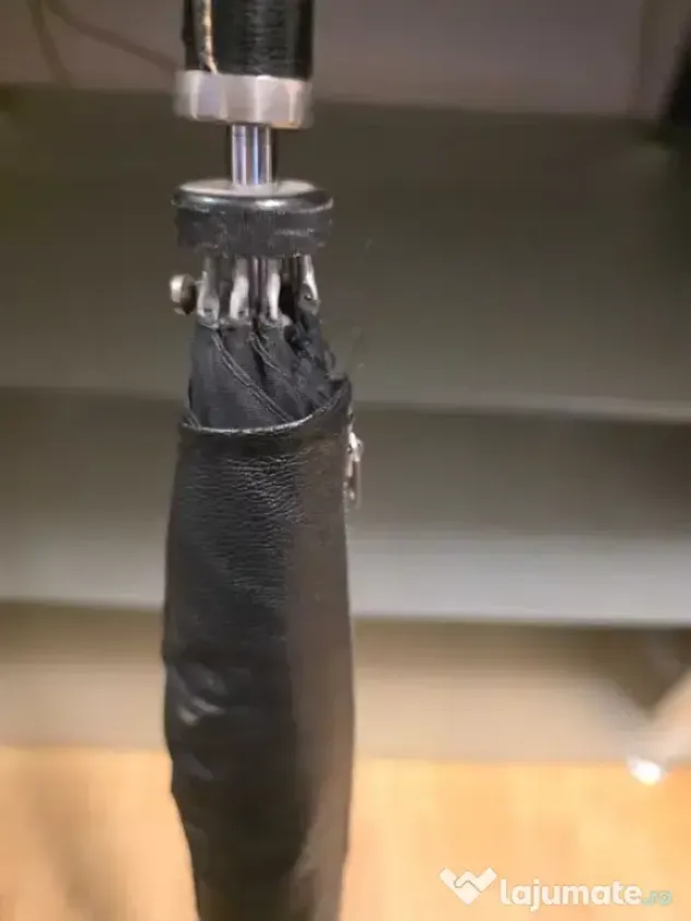 Umbrelă NEW BON cu tijă îmbrăcată în piele și husă originală