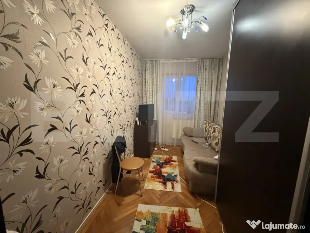 Apartament 2 camere decomandat, etaj 3, zona Plopilor - Targu Jiu (Gorj)