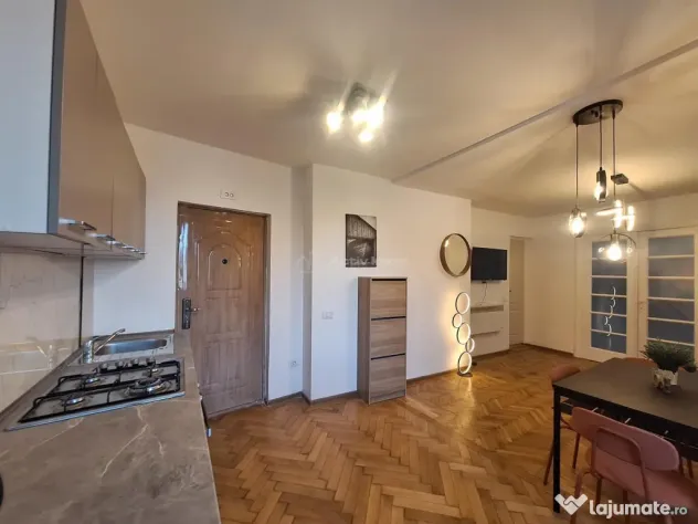 2 cam - Piata Universitatii/Pia#539;#259; Unirii - Bucuresti (Bucuresti-Ilfov)