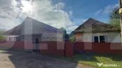 Bar cu clientela formata + 2 case si teren 986 mp I Langa la 