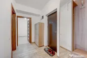 Apartament 2 camere Titan, 1 Decembrie, decomandat, bloc cu