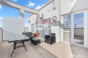 Penthouse cu 3 camere de închiriat - ARED UTA