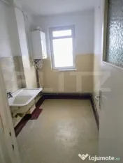 APARTAMENT 3 CAMERE SEMIDECOMANDAT