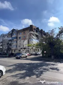 Apartament cu 3 camere, 2 bai, de vazare, etaj intermediar, Gaiesti