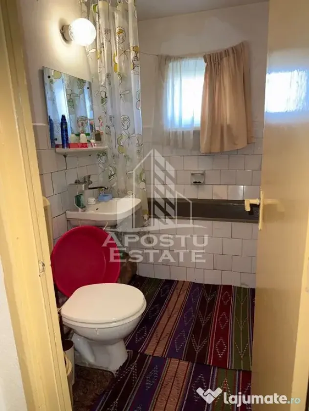 Apartament cu 3 camere, 2 bai, de vazare, etaj intermediar, Gaiesti - Gaesti (Dambovita)