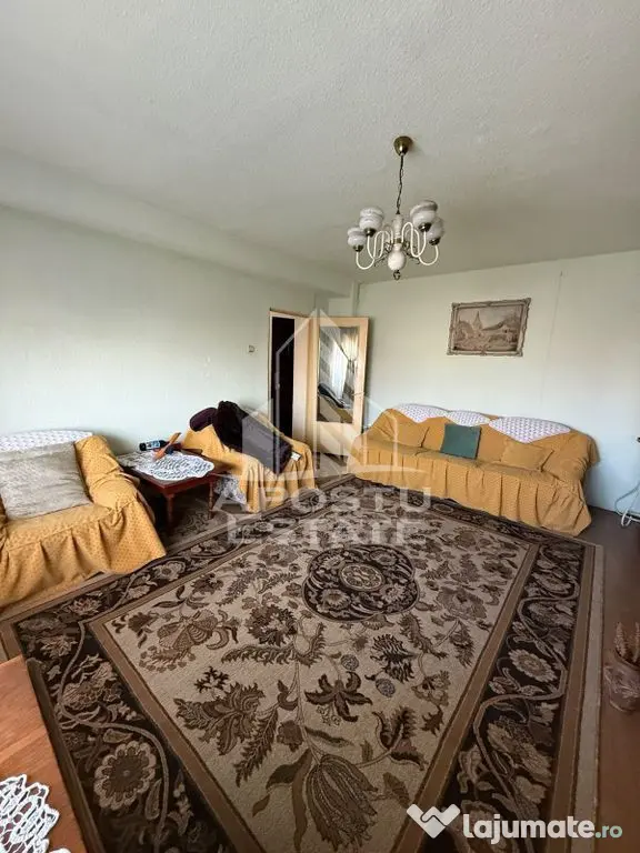 Apartament cu 3 camere, 2 bai, de vazare, etaj intermediar, Gaiesti - Gaesti (Dambovita)