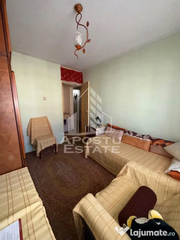 Apartament cu 3 camere, 2 bai, de vazare, etaj intermediar, Gaiesti - Gaesti (Dambovita)