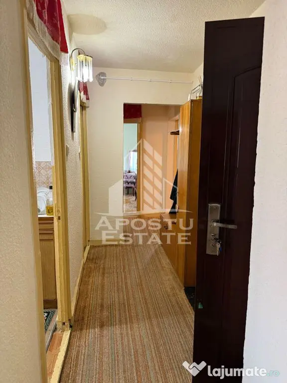 Apartament cu 3 camere, 2 bai, de vazare, etaj intermediar, Gaiesti - Gaesti (Dambovita)