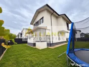 Casa inviduala , 4 camere , 2 băi , 327 teren ! 