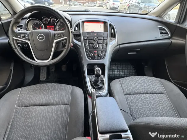**Opel Astra J 2015 | 1.6 CDTI 110 CP \| 146.643 km**