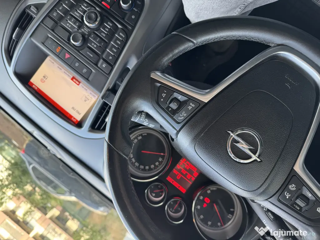 **Opel Astra J 2015 | 1.6 CDTI 110 CP \| 146.643 km**