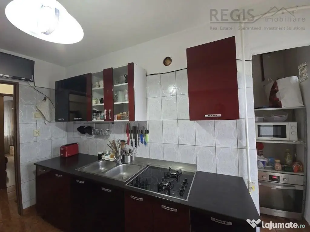 Apartament 3 camere, 2 bai, 2 balcoane, parcare,renovat-zona - Brasov (Brasov)