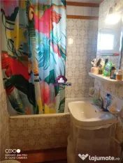 1 camera dintr-un apartament cu 3 camere. 