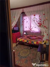 1 camera dintr-un apartament cu 3 camere. 
