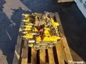 Distribuitor hidraulic pentru excavator senile Komatsu PC 210 seria 8 