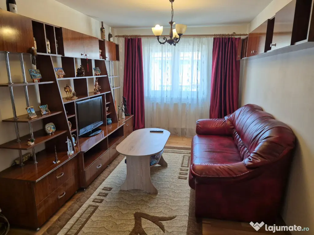 Inchiriez apartament 3 camere decomandat in Deva, zona Liliacului, - Deva (Hunedoara)