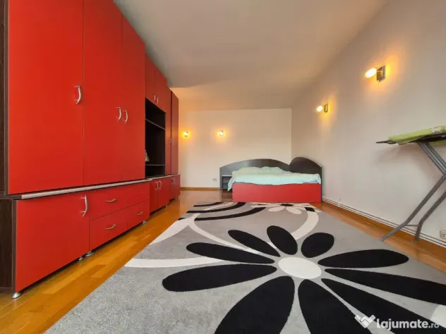 Inchiriez apartament 3 camere decomandat in Deva, zona Liliacului, - Deva (Hunedoara)