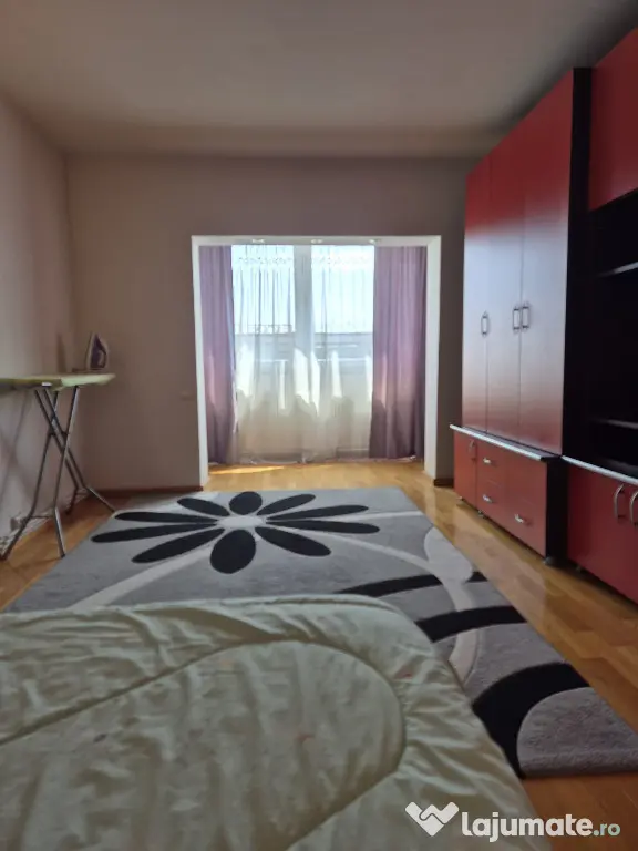 Inchiriez apartament 3 camere decomandat in Deva, zona Liliacului, - Deva (Hunedoara)