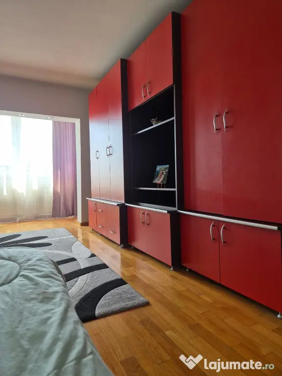 Inchiriez apartament 3 camere decomandat in Deva, zona Liliacului, - Deva (Hunedoara)