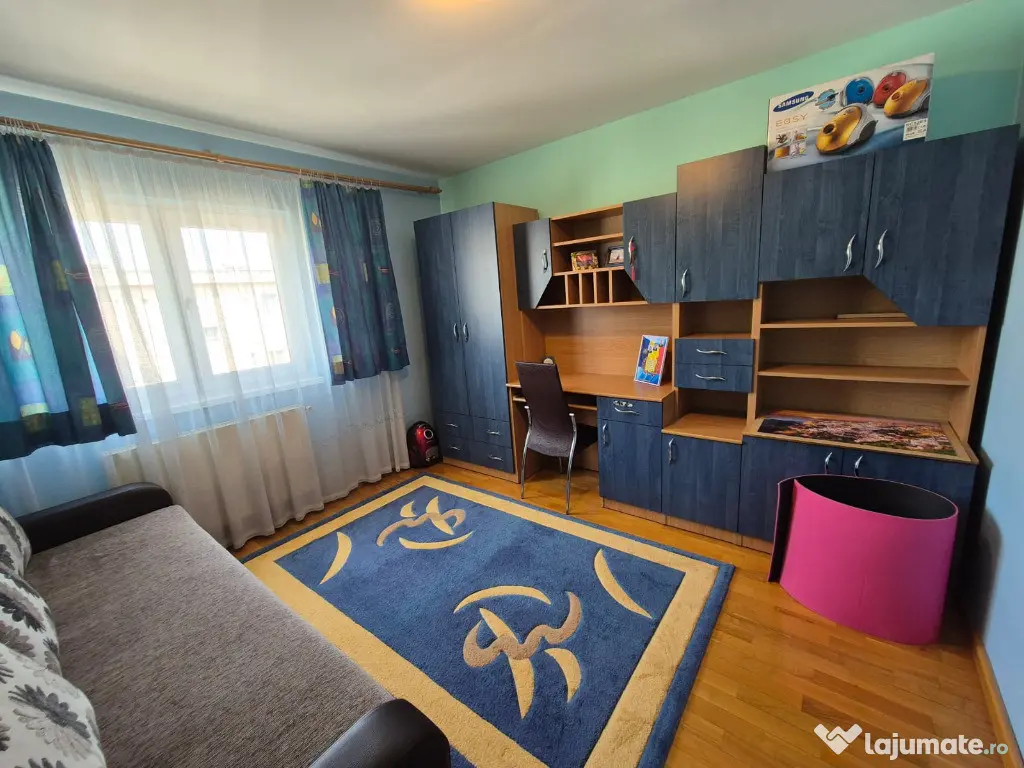 Inchiriez apartament 3 camere decomandat in Deva, zona Liliacului, - Deva (Hunedoara)