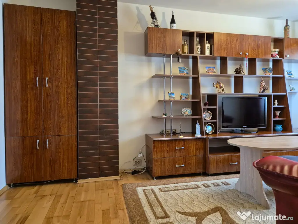 Inchiriez apartament 3 camere decomandat in Deva, zona Liliacului, - Deva (Hunedoara)