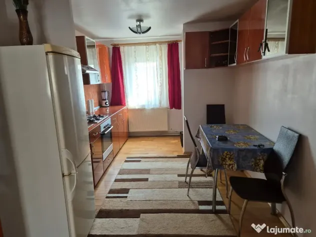 Inchiriez apartament 3 camere decomandat in Deva, zona Liliacului, - Deva (Hunedoara)