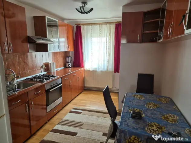 Inchiriez apartament 3 camere decomandat in Deva, zona Liliacului, - Deva (Hunedoara)