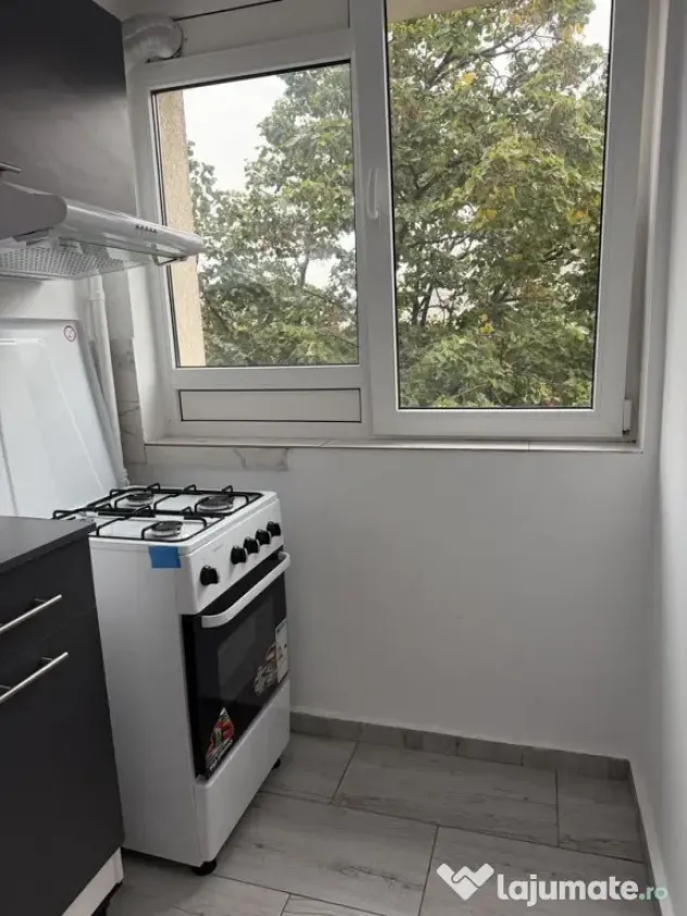 Dristor etaj 5 semidecomandat - Bucuresti (Bucuresti-Ilfov)
