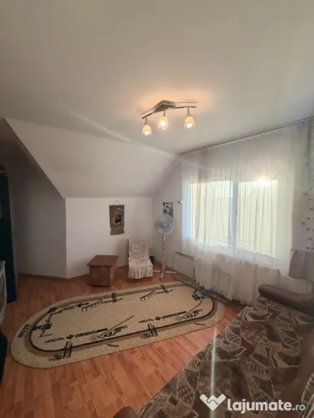 Casă spațioasă de vânzare în Mocira | 190 mp utili, 4 d - Mocira (Maramures)