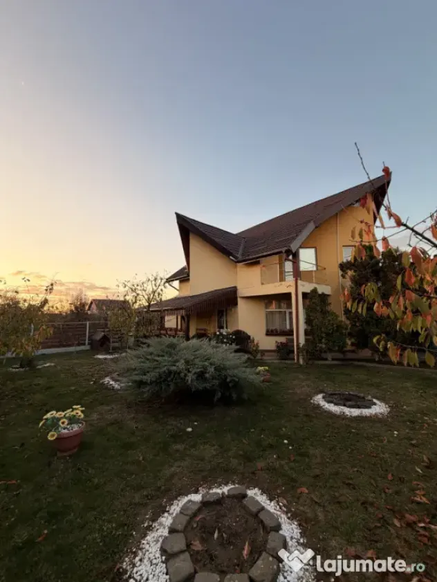 Casă spațioasă de vânzare în Mocira | 190 mp utili, 4 d - Mocira (Maramures)