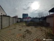 Clădire cu teren de 1.000 mp, dublu acces, central, zona 22 Decembrie