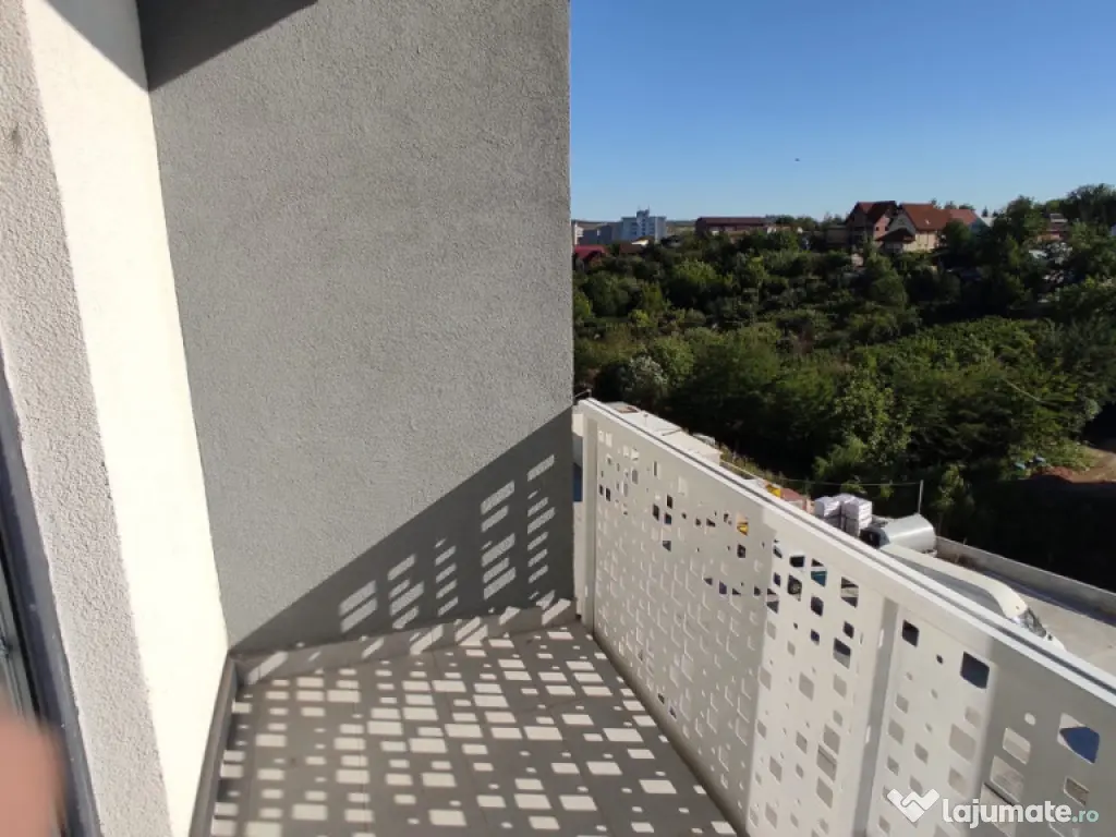 APARTAMENT 2 CAMERE, DECOMANDAT, BLOC NOU