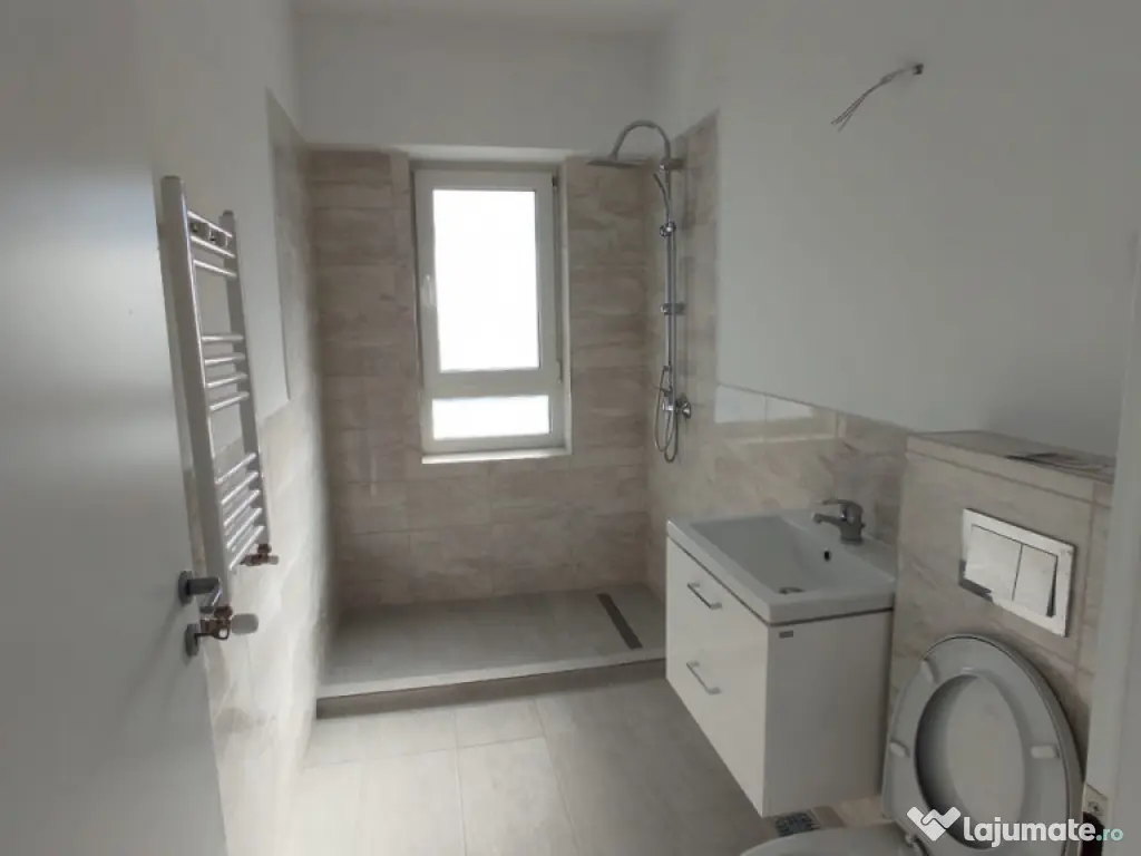 APARTAMENT 2 CAMERE, DECOMANDAT, BLOC NOU