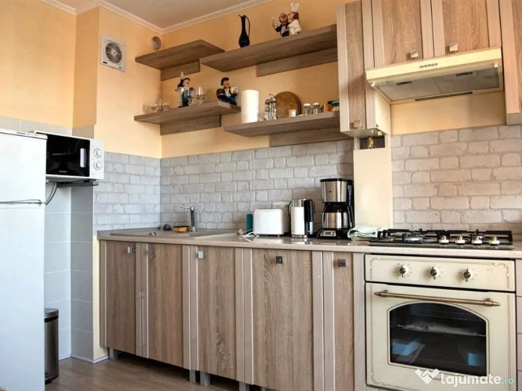 1 camera zona Tipografilor