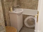 1 camera situat in zona Modern 