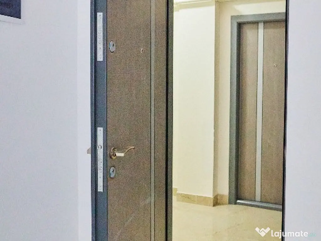 Central Address Residence / Garsoniera