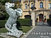 Statuetă căluț mare, din beton model S37. 