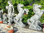 Statuetă căluț mare, din beton model S37. 