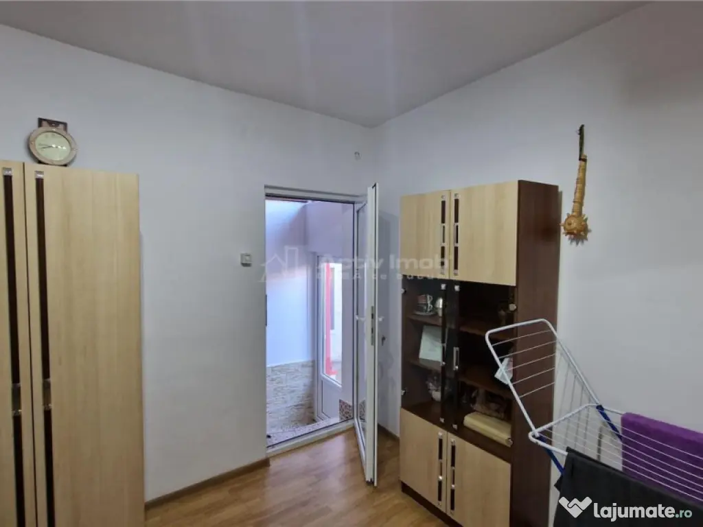 Resita Casa 7 Incaperi Parter,Etaj, Zero investitii