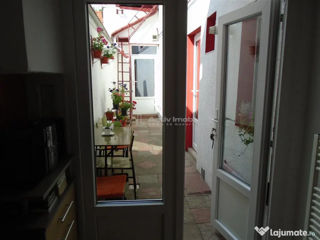 Resita Casa 7 Incaperi Parter,Etaj, Zero investitii