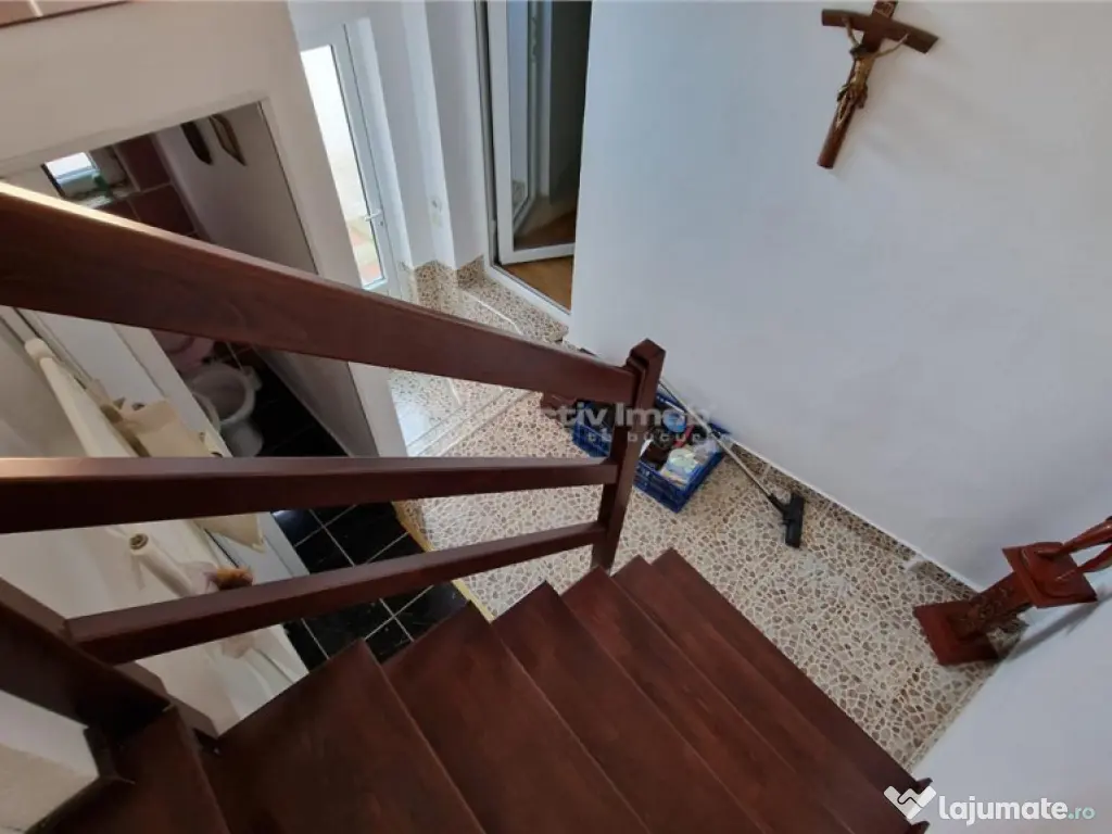 Resita Casa 7 Incaperi Parter,Etaj, Zero investitii