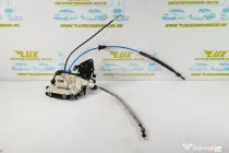 Broasca incuietoare usa dreapta spate a2047331808 Mercedes-Benz C-Clas