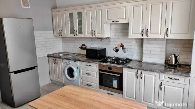 Apartament 3 camere zona Soarelui