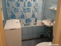 Garsoniera este situata in zona Dacia