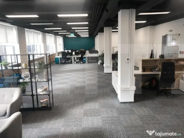 Etaj open space, ultramodern, in cladire clasa A.