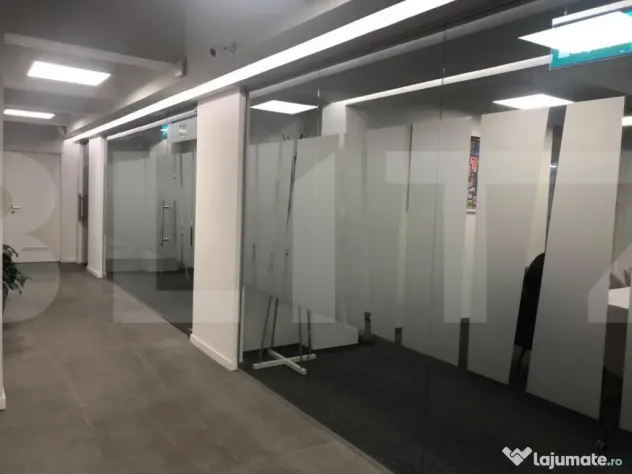 Etaj open space, ultramodern, in cladire clasa A.
