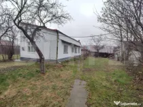 Casă Central în Radauți, teren 1500 mp