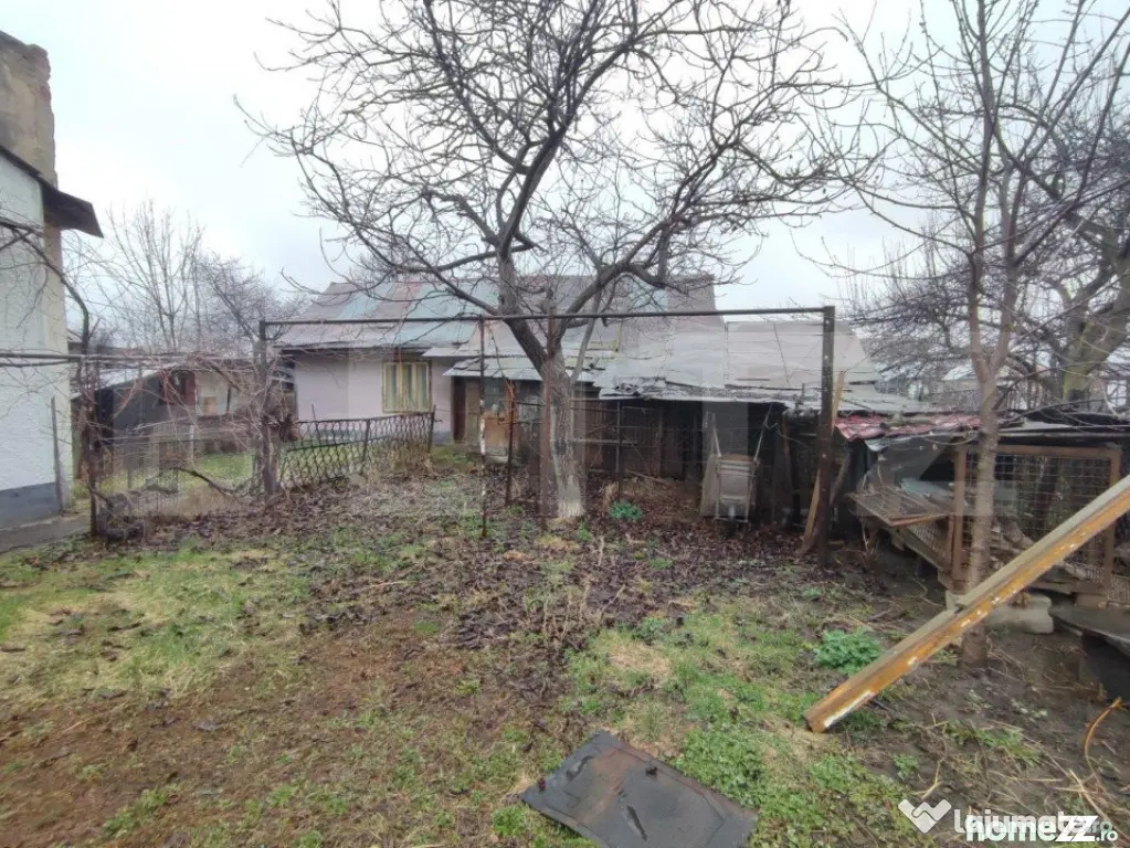 Casă Central în Radauți, teren 1500 mp