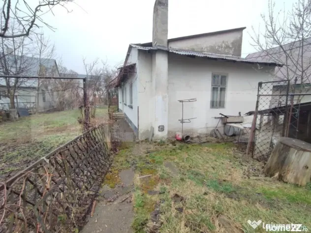 Casă Central în Radauți, teren 1500 mp