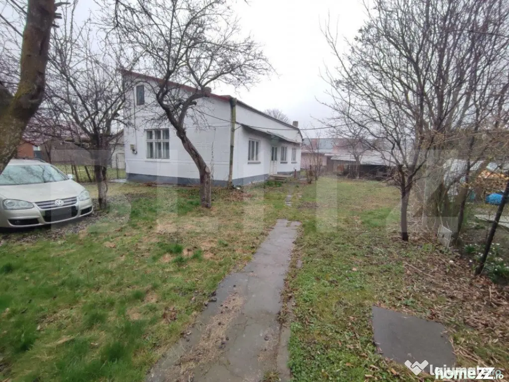 Casă Central în Radauți, teren 1500 mp